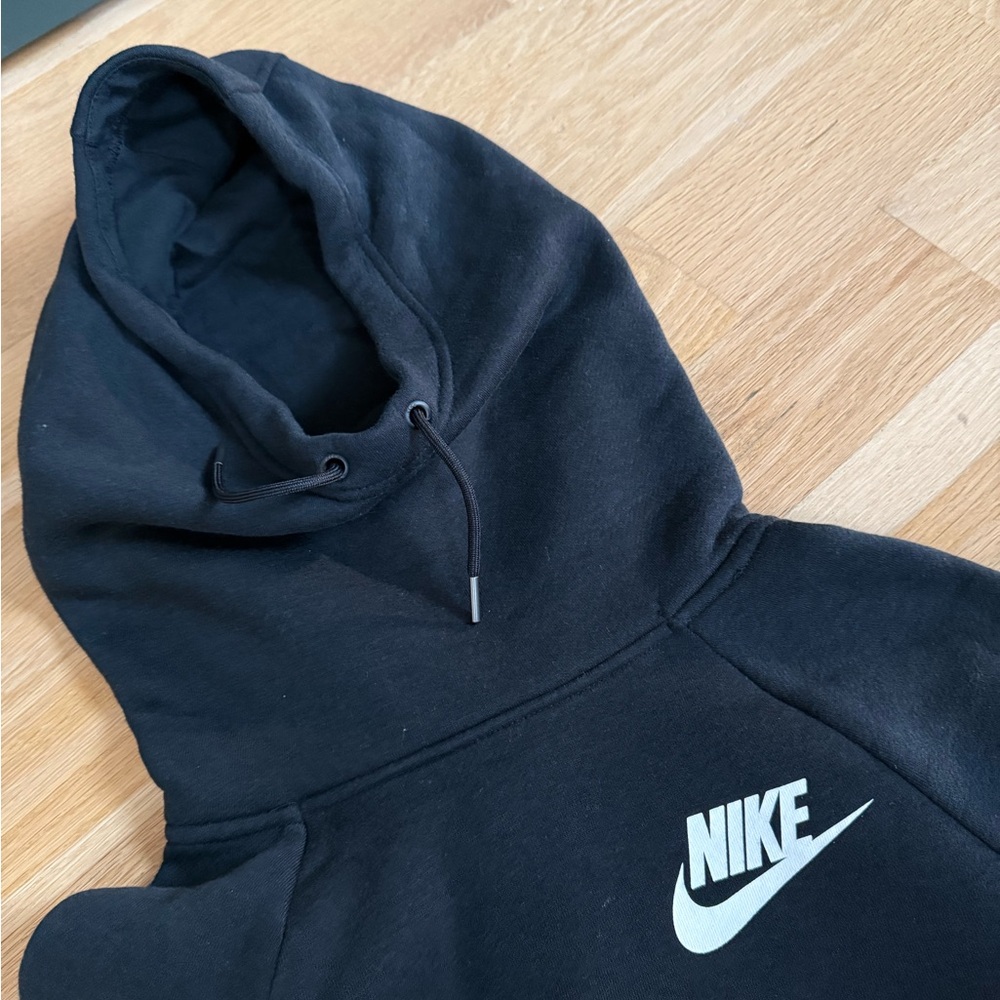 Nike Black Funnel Neck Sweatshirt with Pockets. XS